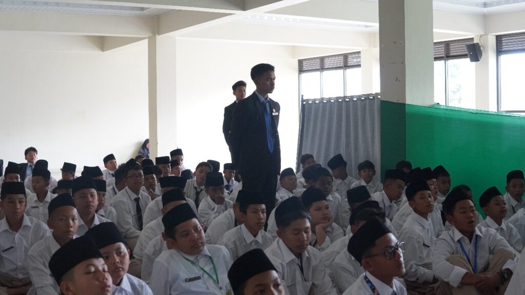 Pendidikan Pengurus SMA dalam Acara Pekan Khutbatul Arsy dan MPLS PM-Aqsha