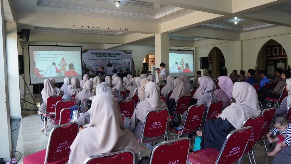 Partisipasi Guru Civitas PM Al-Aqsha dalam Seminar Motivasi Peningkatan Mutu Guru.