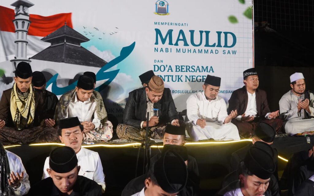 Meski Gerimis Hujan, Tidak Mengahalangi Santri PM Al-Aqsha Dalam Memeriahkan Acara Peringatan Maulid Nabi Muhammad 1447 H
