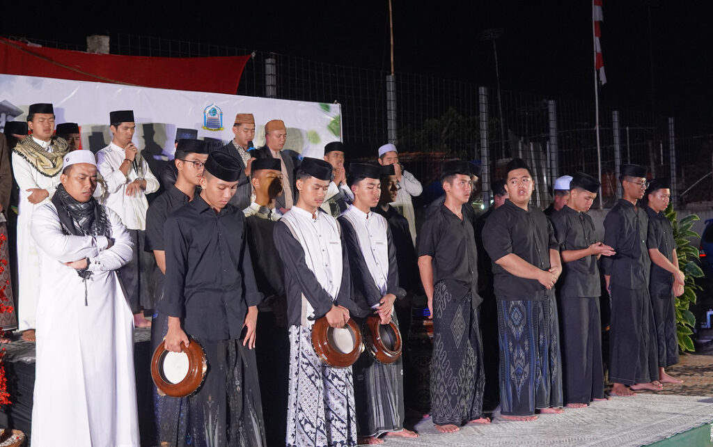Pembacaan Mahallul Qiyam dan Barzanji