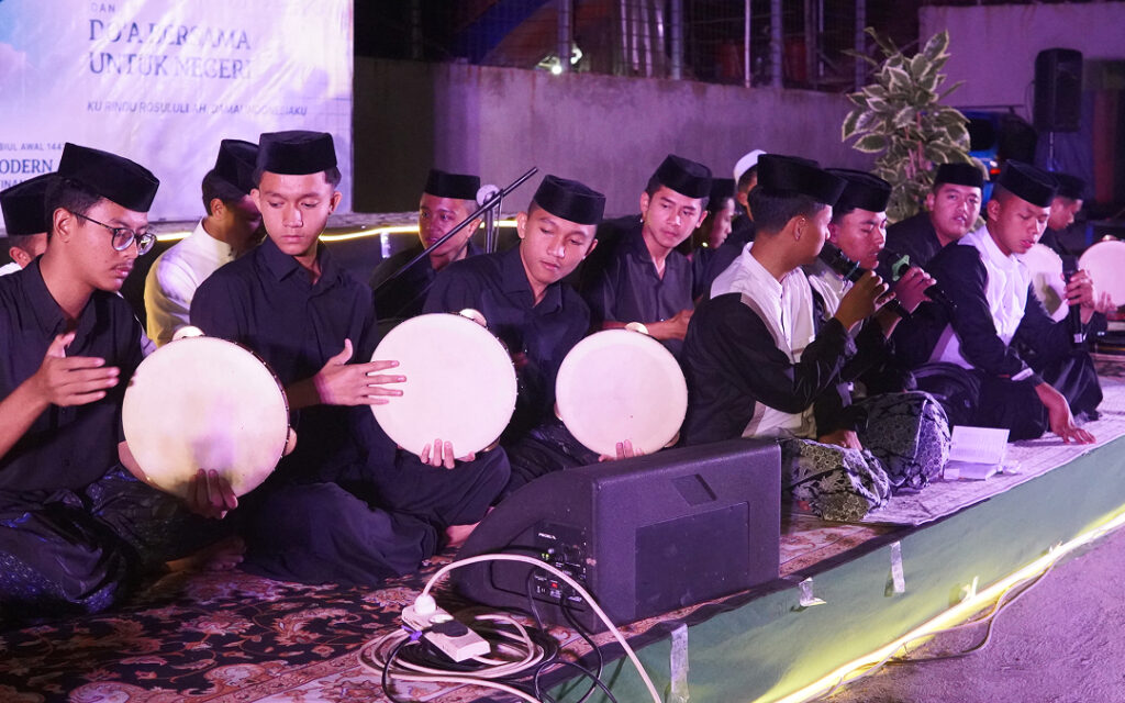 Shalawat dengan Musik Hadroh menggema di PM Al-Aqsha dalam Rangka Peringatan Maulid Nabi Muhammad 1447 H