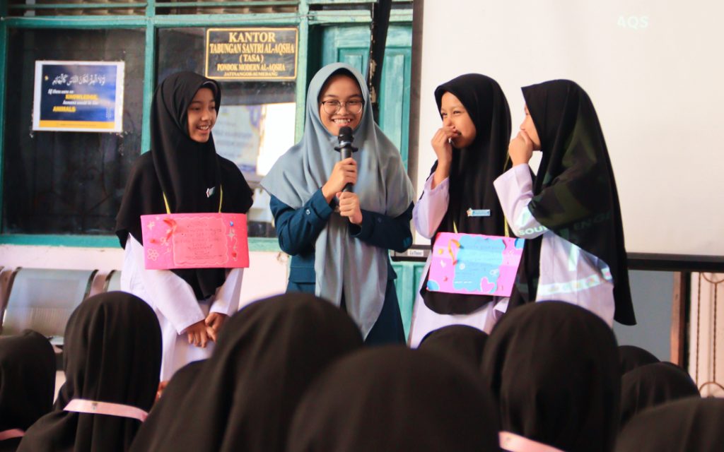 MPLS Ramah dalam Kegiatan Perkan Perkenalan Khutbatul Arsy PM Al-Aqsha Santriwati Putri