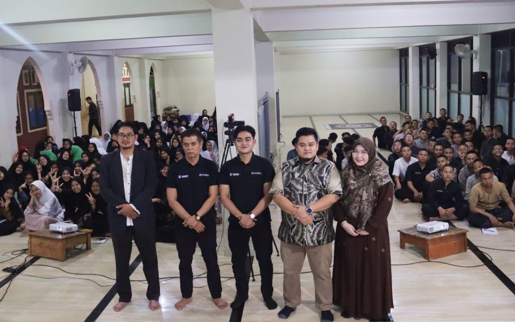 Sesi Foto Bersama dengan Tim Halo Beasiswa